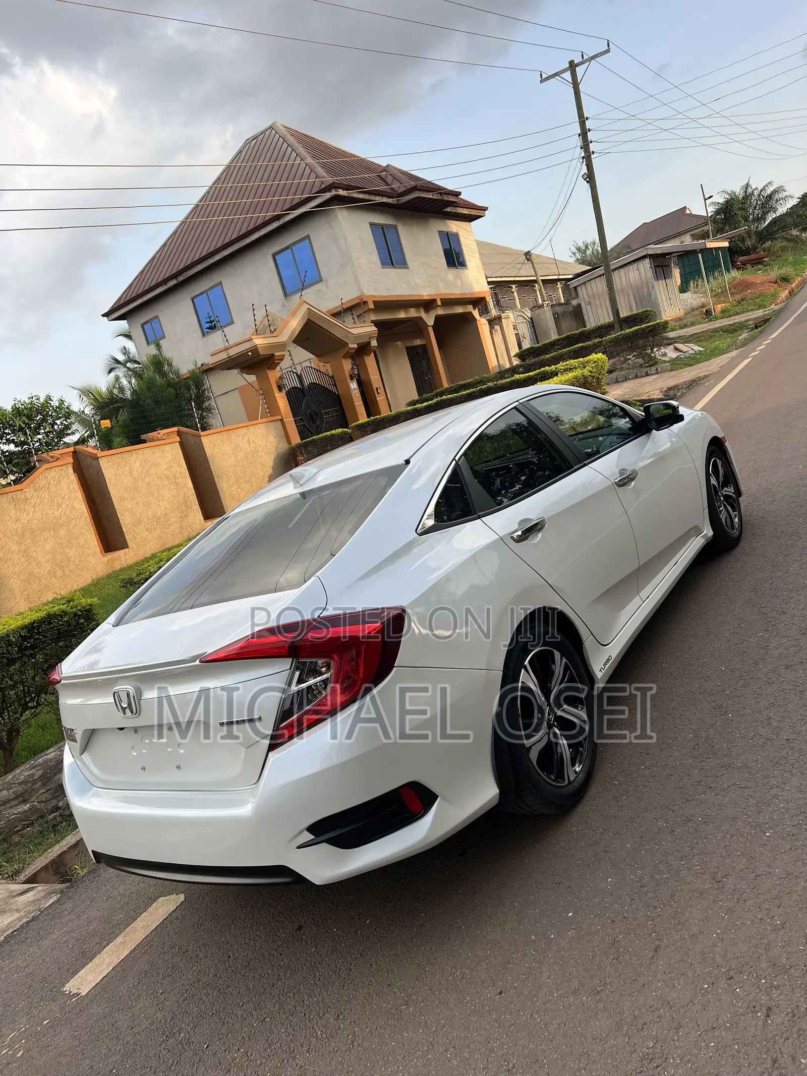 Honda Civic Touring 2dr Coupe (1.5L 4cyl) 2017 Pearl