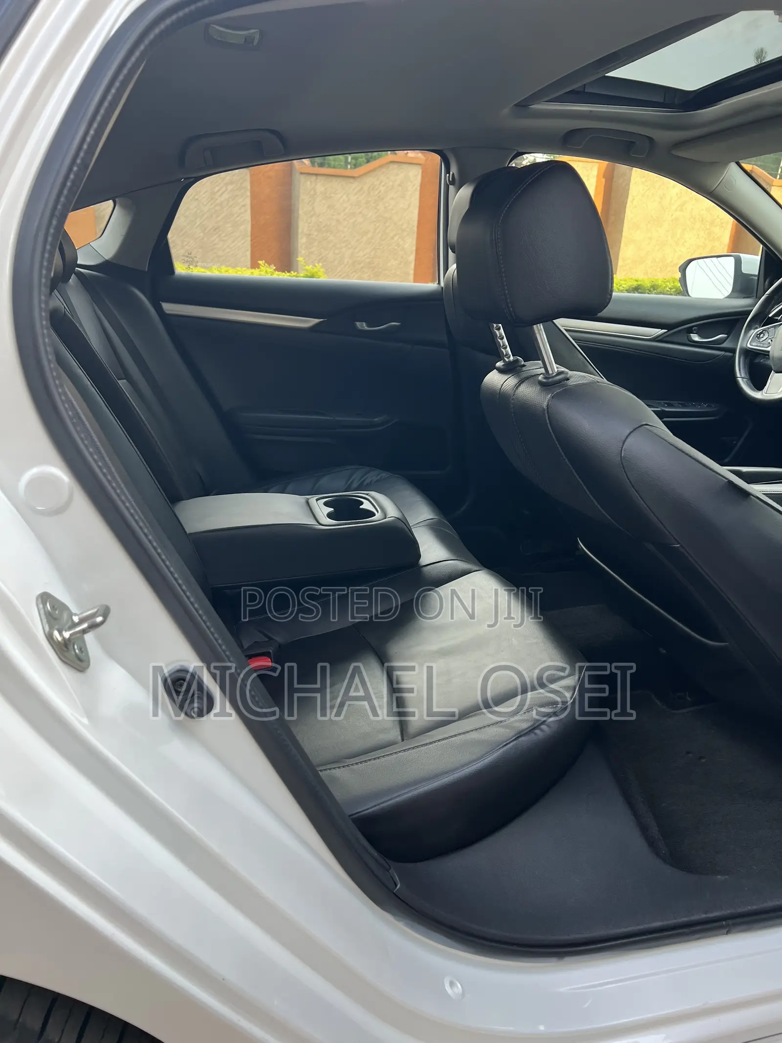 Honda Civic Touring 2dr Coupe (1.5L 4cyl) 2017 Pearl
