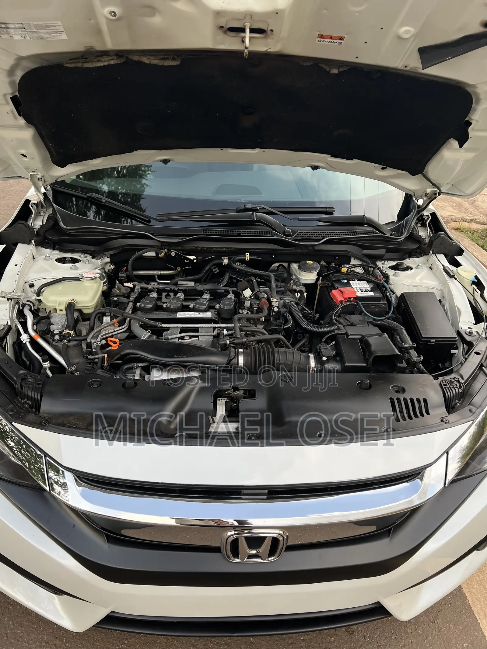 Honda Civic Touring 2dr Coupe (1.5L 4cyl) 2017 Pearl