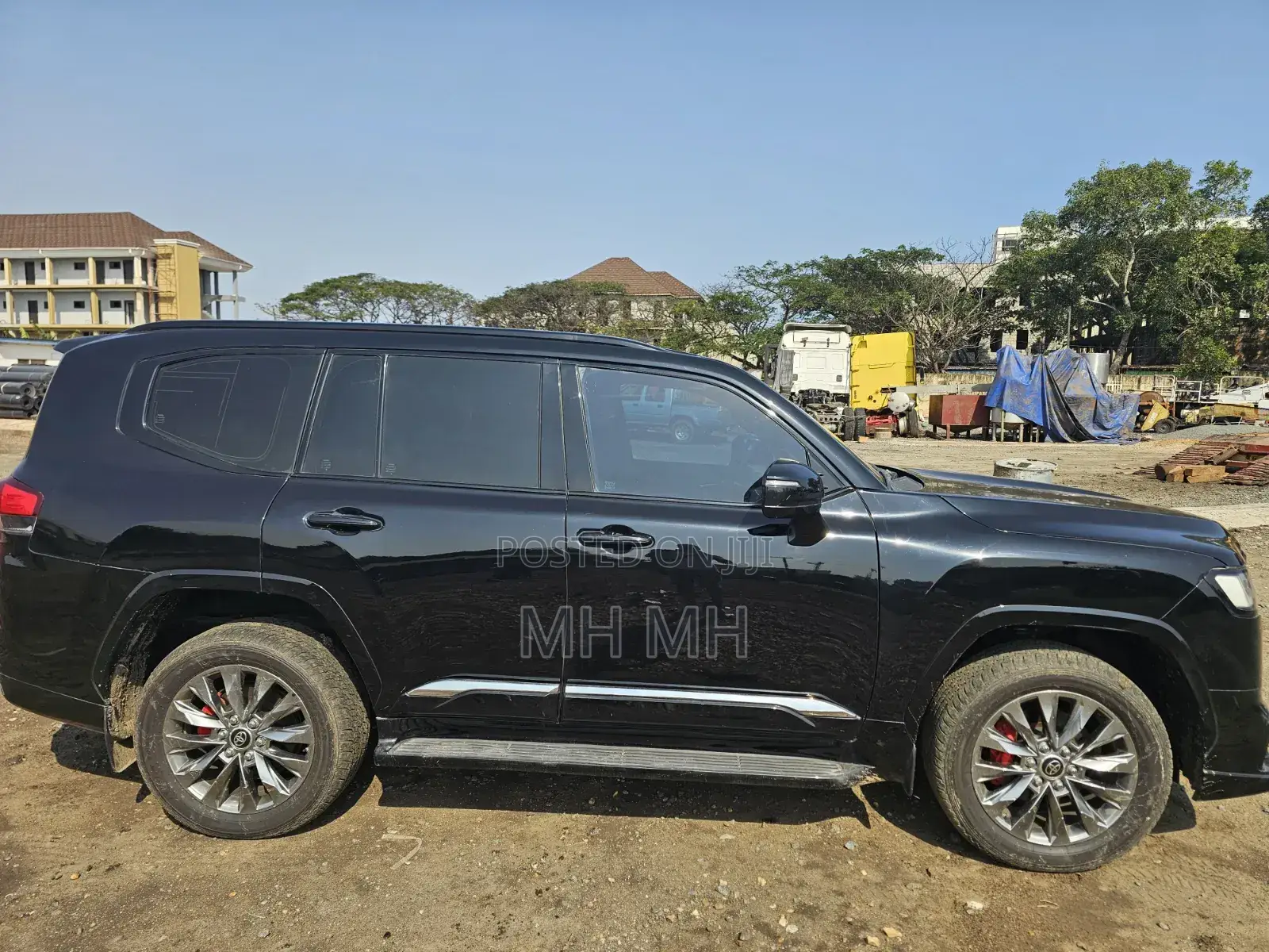 Toyota Land Cruiser LC300 2023 Black