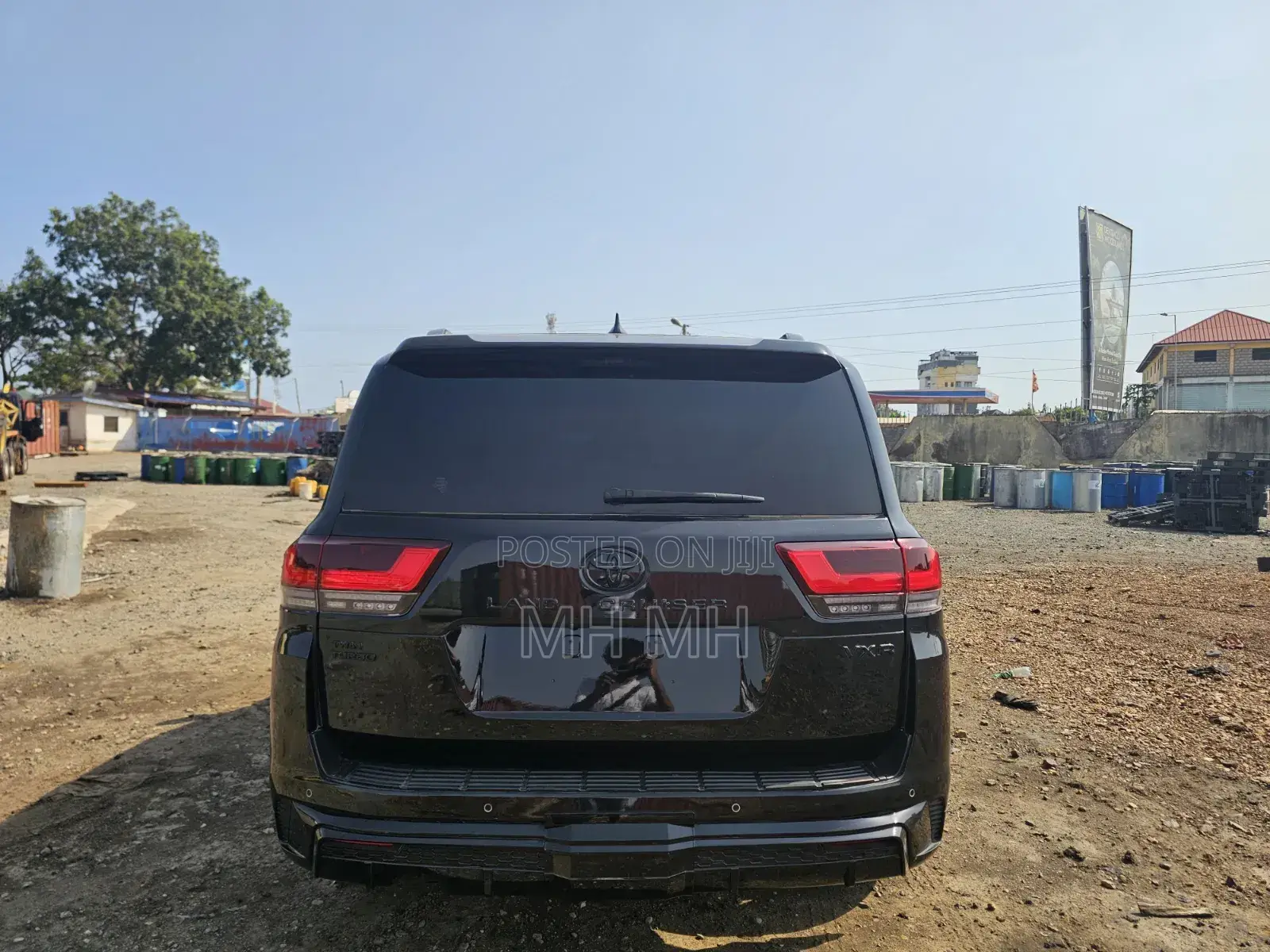 Toyota Land Cruiser LC300 2023 Black