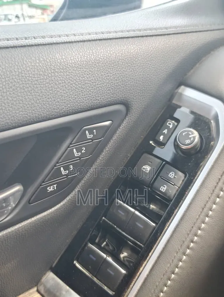 Toyota Land Cruiser 2023 Black