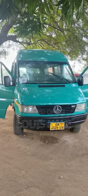 Mercedes-Benz Sprinter 2010 Blue
