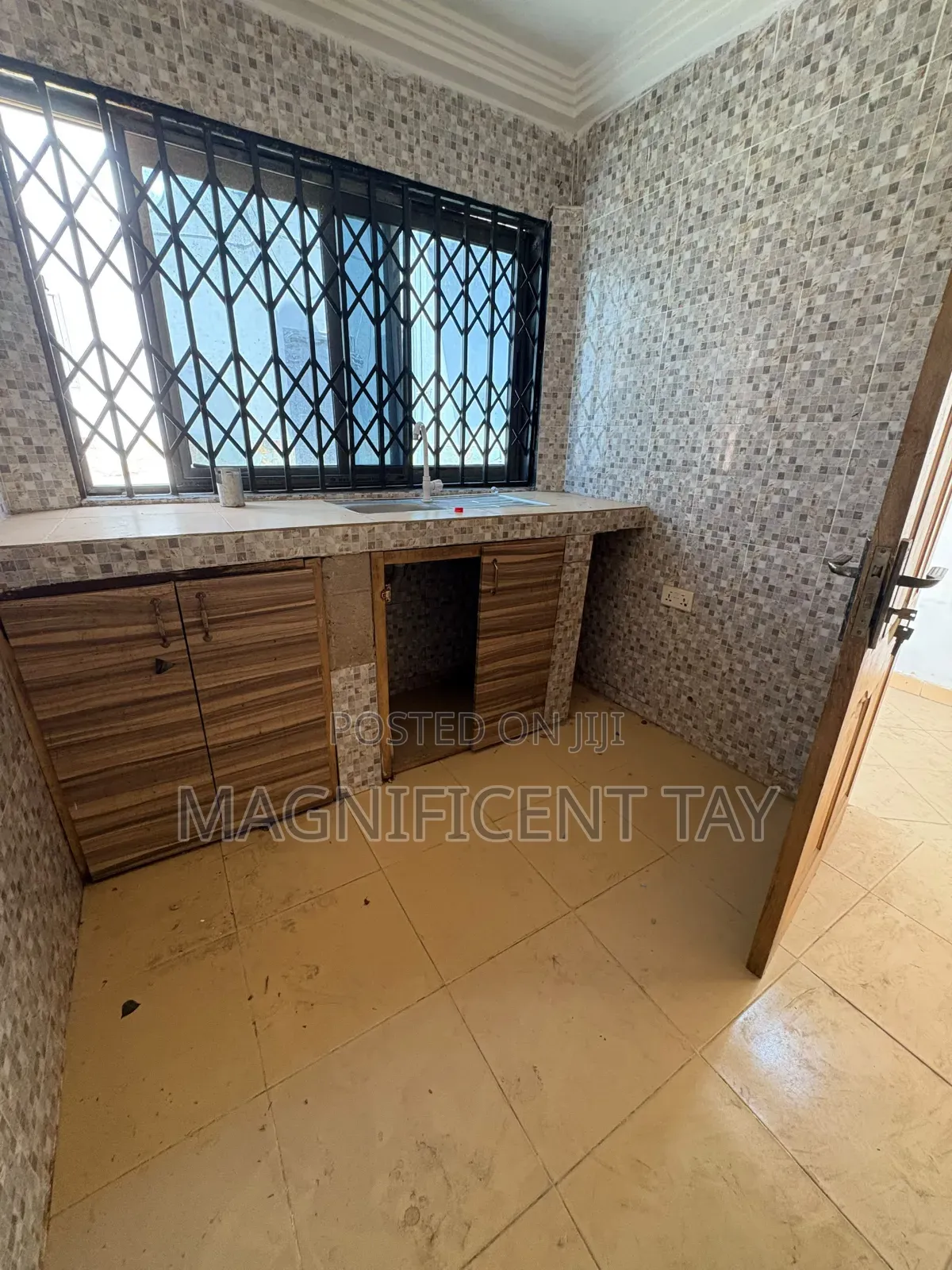 1bdrm Apartment in Magnificent, Tseaddo for rent