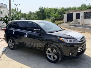 Toyota Highlander XLE 4x4 V6 (3.5L 6cyl 8A) 2018 Black