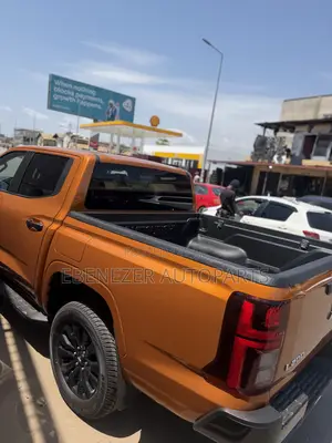 Mitsubishi L200 Trifold Bucket Covers 2023 2024 2025 2026