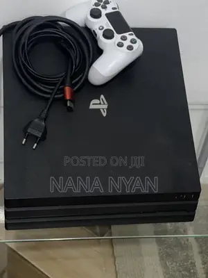 PlayStation 4 Pro (CUH-7000 Series) System (NO JAILBREAK)