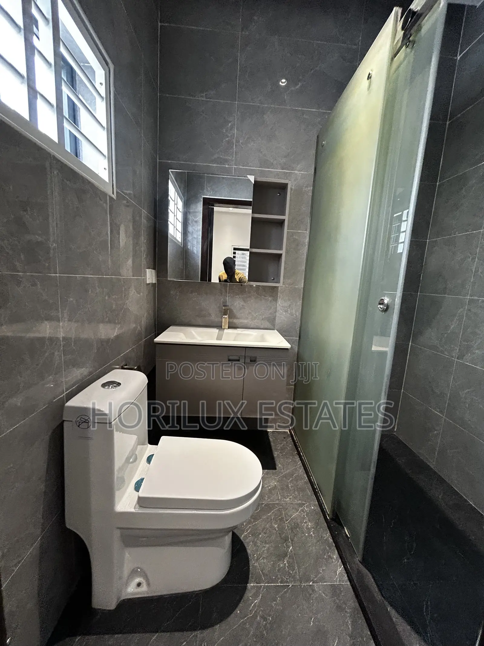 4bdrm Townhouse/Terrace in East Airport, Spintex for sale