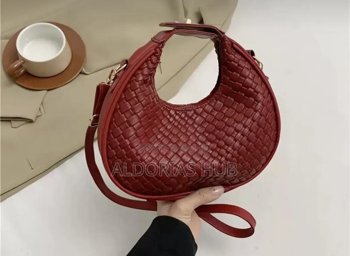 Ladies Crescent Shoulder Bag!