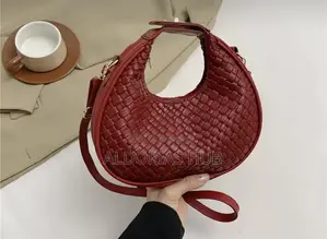 Ladies Crescent Shoulder Bag!
