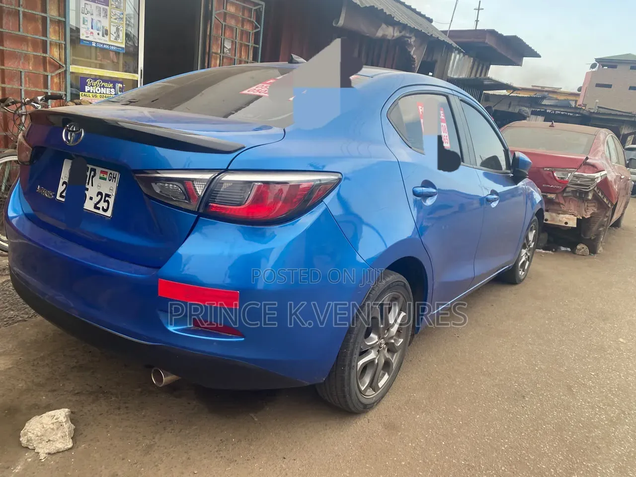 Toyota Yaris 2017 Blue