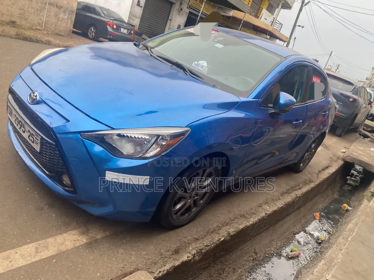 Toyota Yaris 2017 Blue