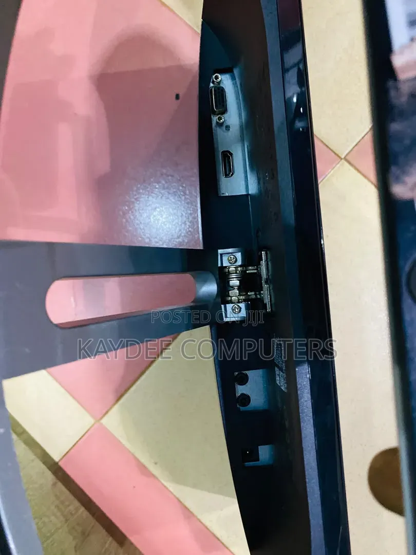 Dell Edgeless Monitor