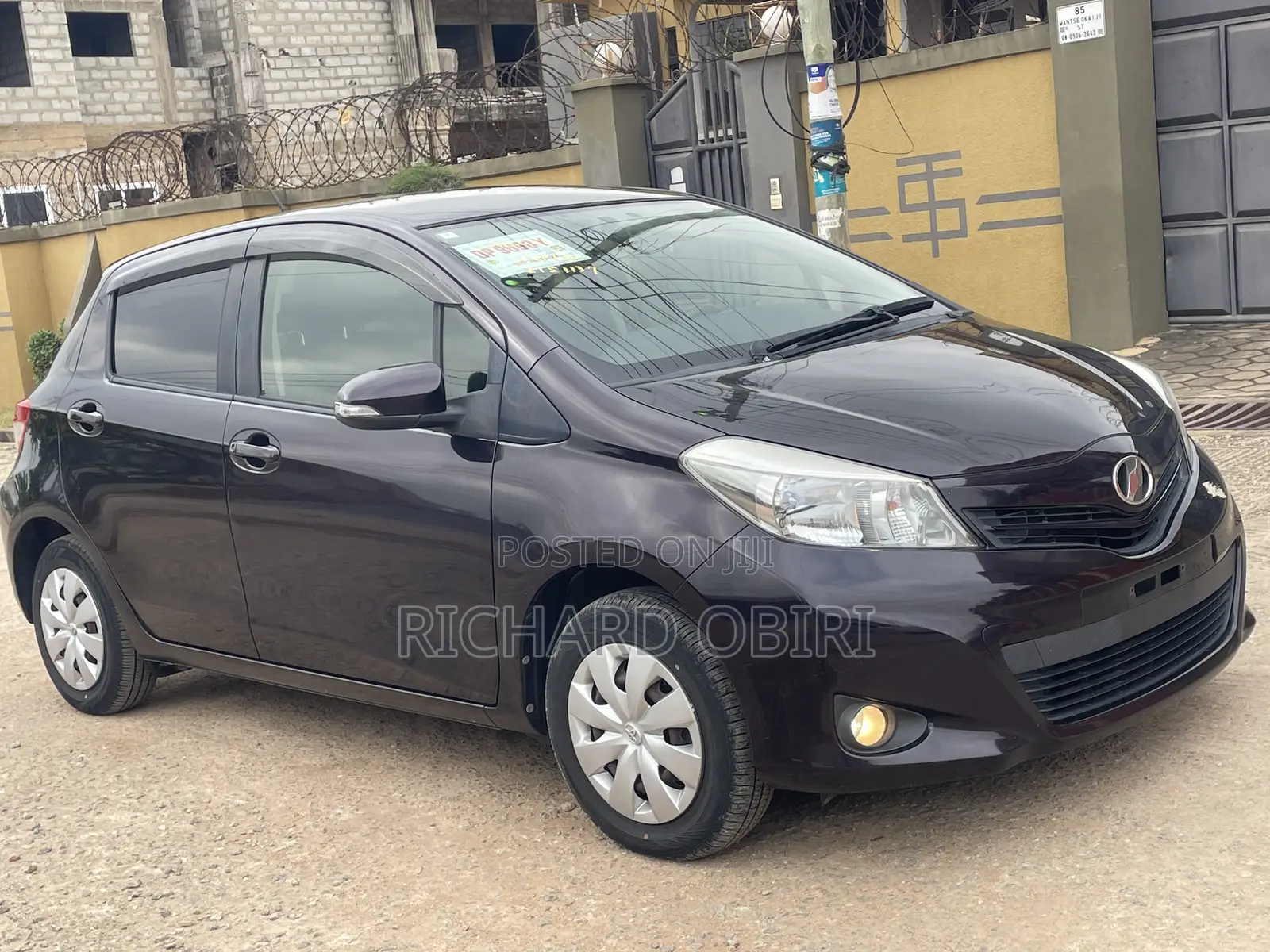 Toyota Vitz 1.3 AWD 5dr 2014 Purple