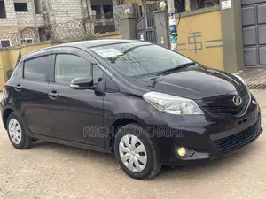 Toyota Vitz 1.3 AWD 5dr 2014 Purple