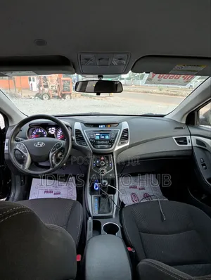 Hyundai Elantra SE Sedan FWD (1.8L 4cyl 6A) 2016 Black