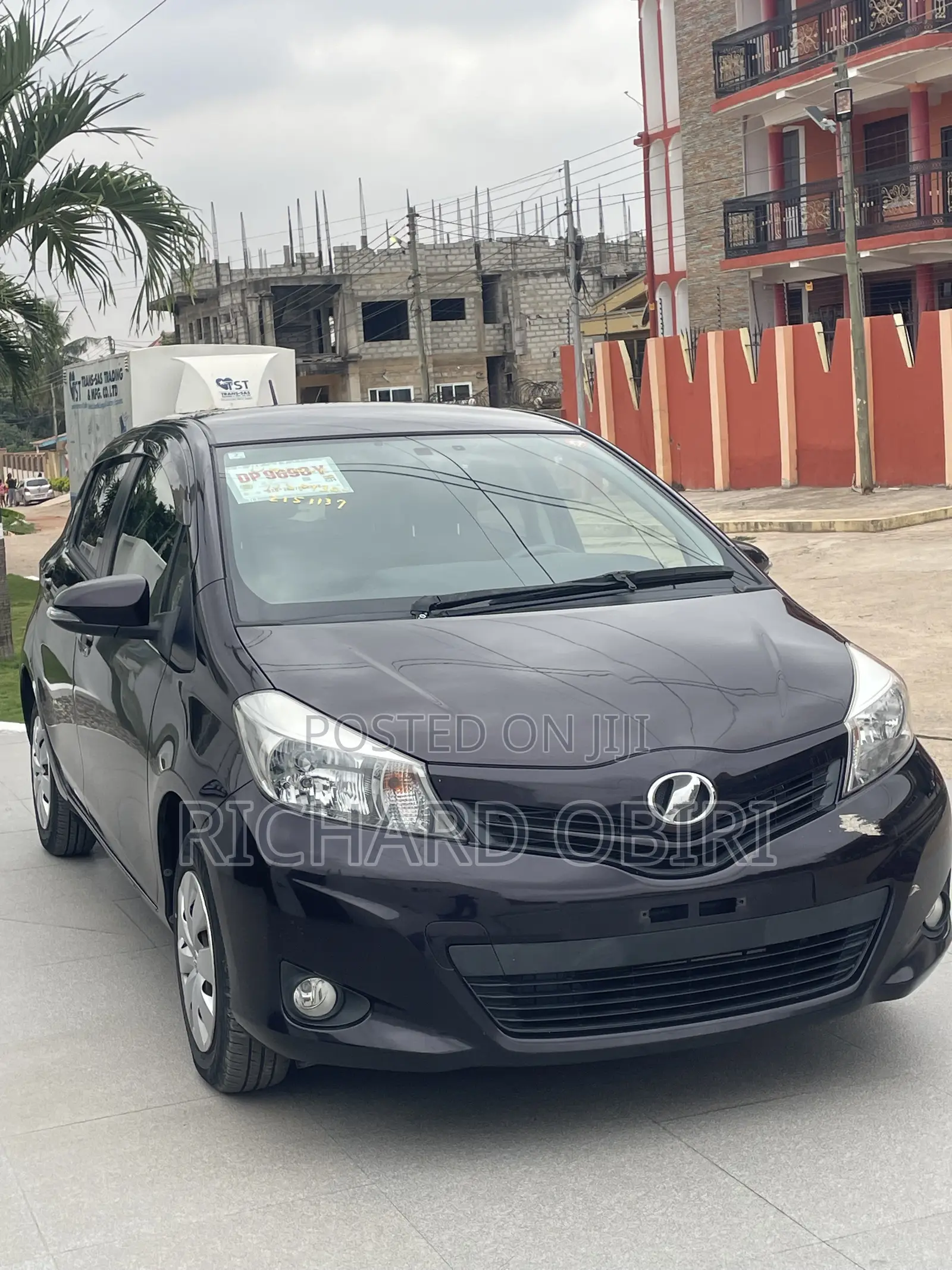 Toyota Vitz 1.3 AWD 5dr 2014 Purple