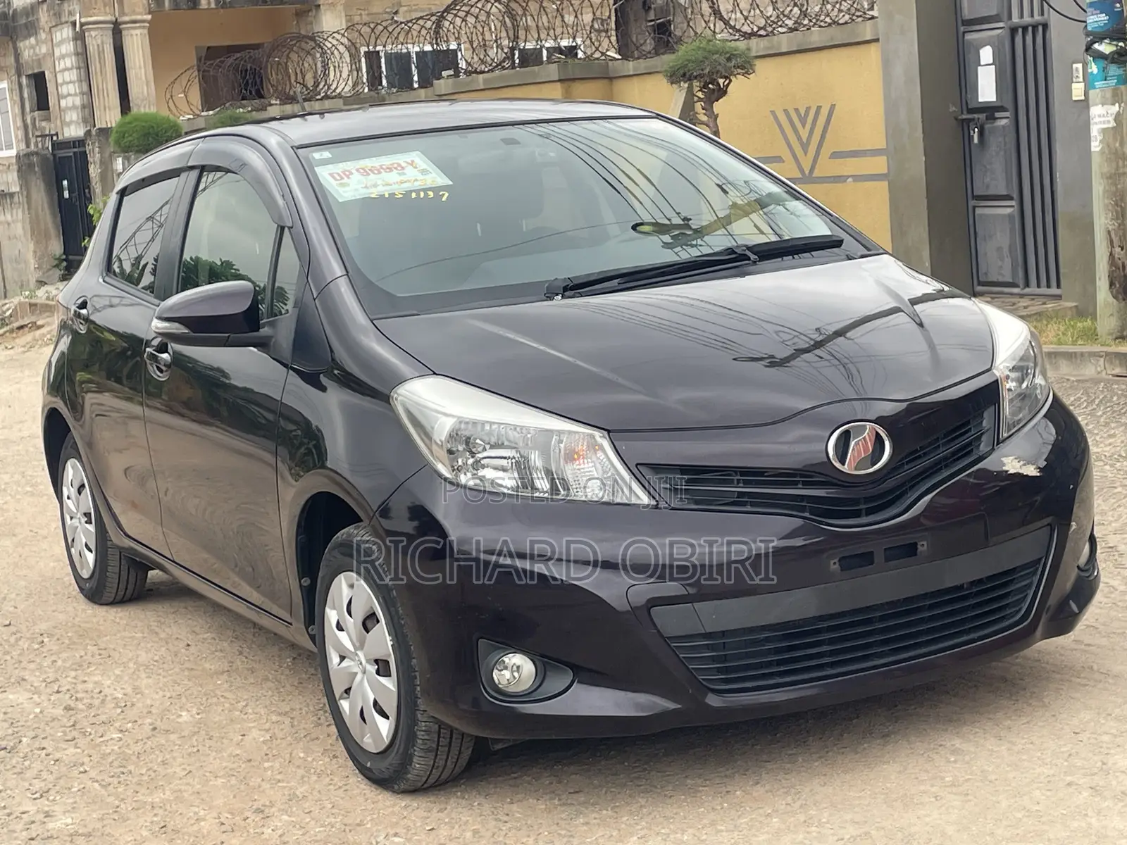 Toyota Vitz 1.3 AWD 5dr 2014 Purple