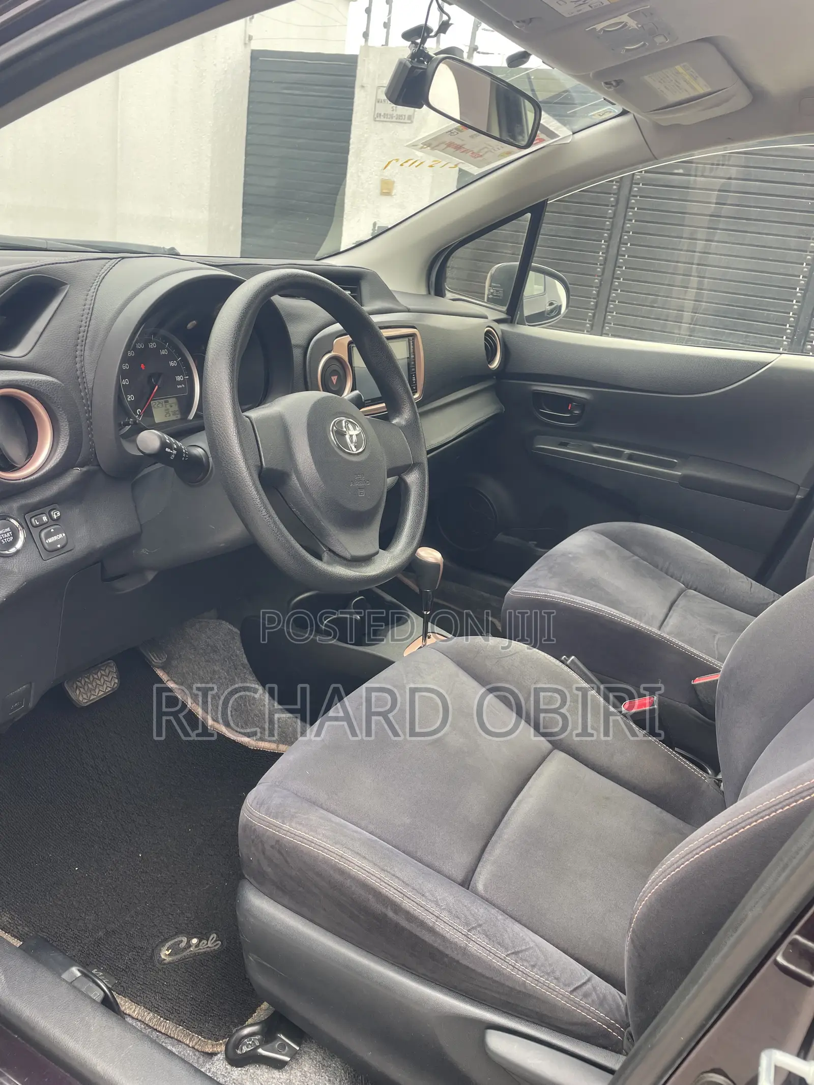 Toyota Vitz 1.3 AWD 5dr 2014 Purple