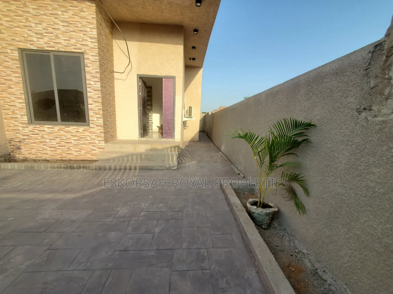 2bdrm House in East Legon Hills, School Junction for sale