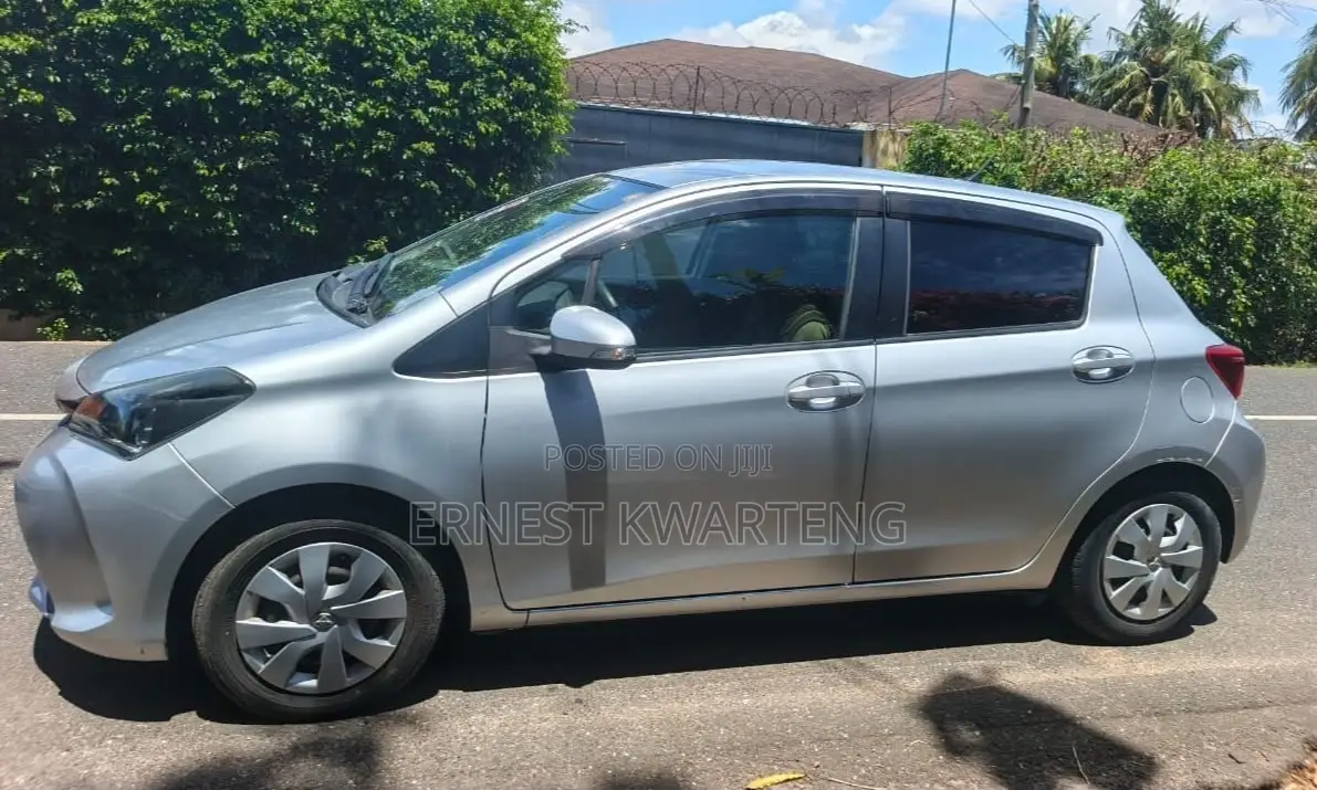 Toyota Vitz 2016 Gray