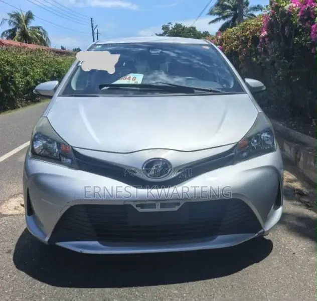 Toyota Vitz 2016 Gray