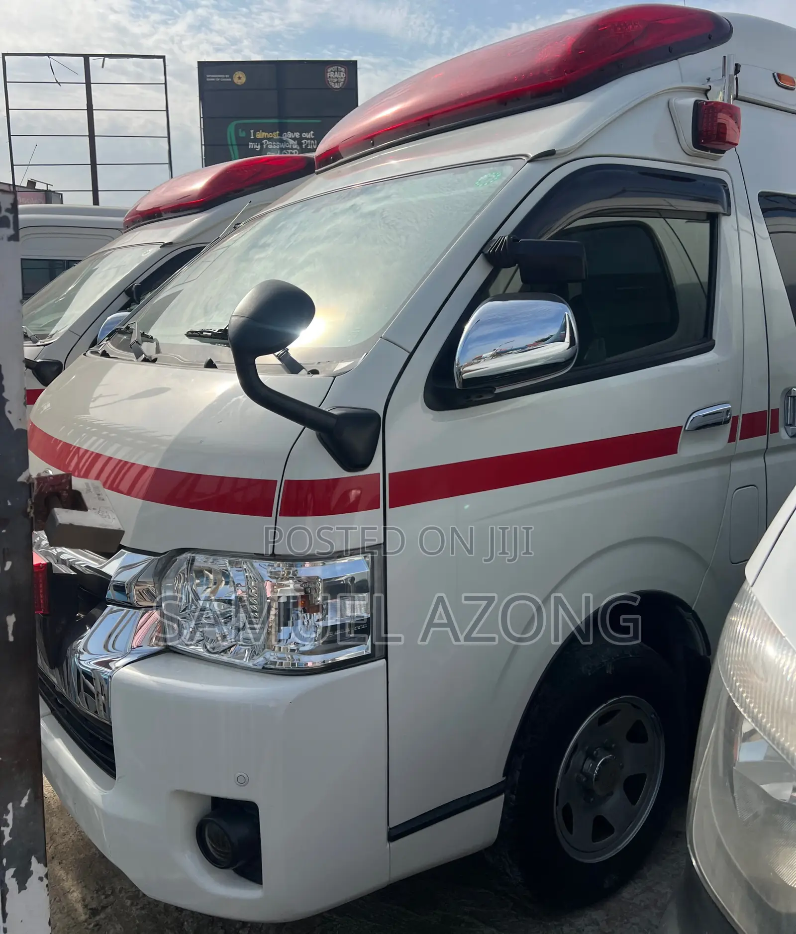 Toyota HiAce 2016 White