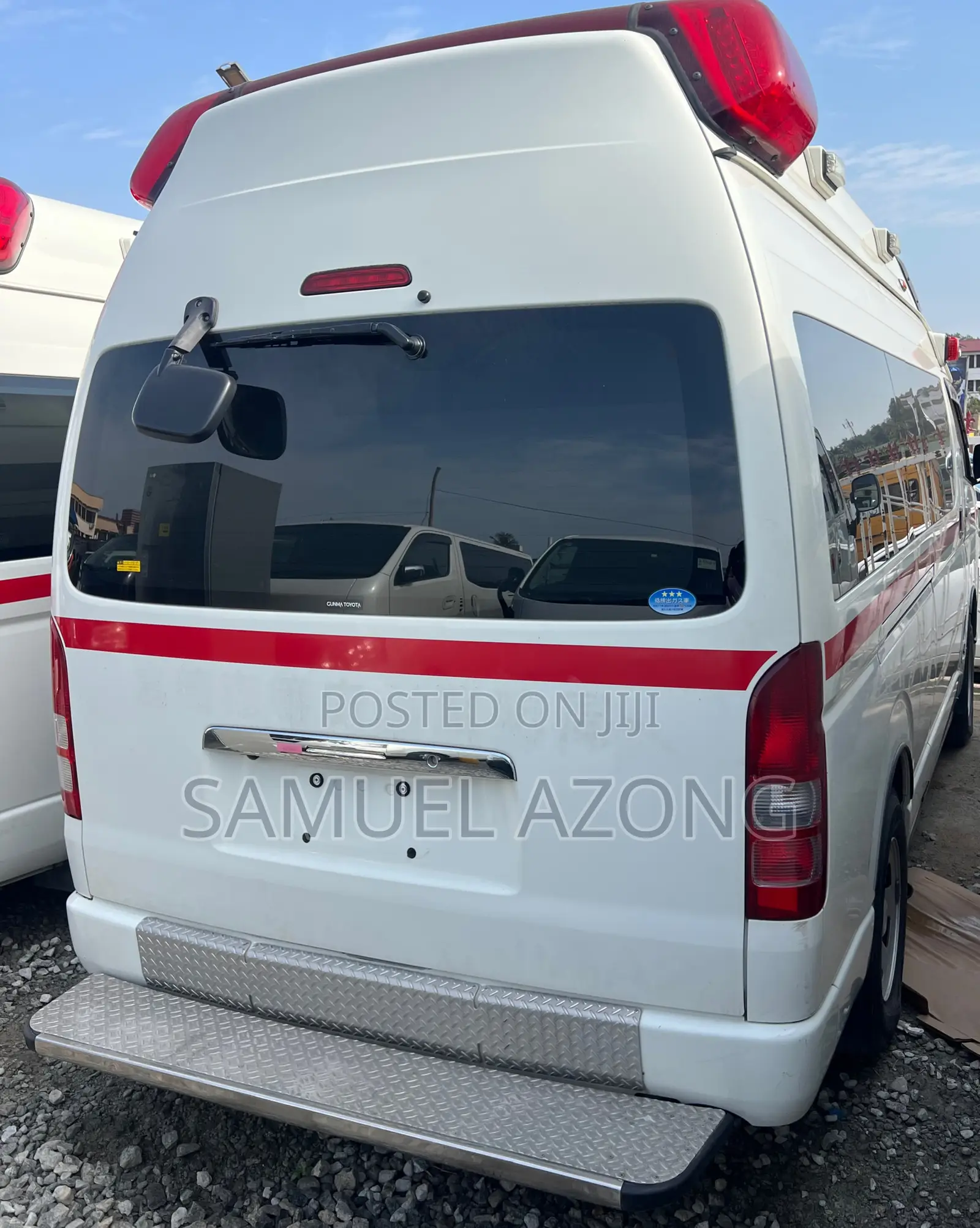 Toyota HiAce 2016 White