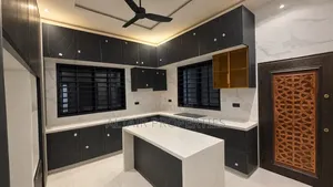 4bdrm House in Accra Metropolitan for sale