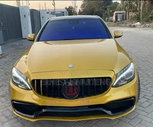 Mercedes-Benz C300 2016 Yellow