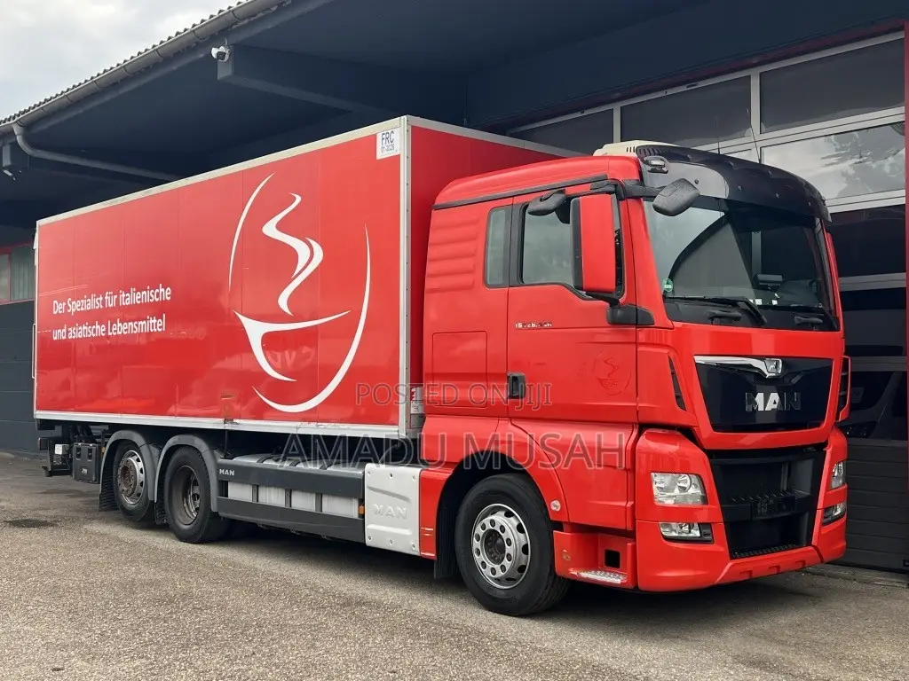 Refrigerator Truck
