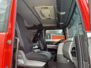 Refrigerator Truck