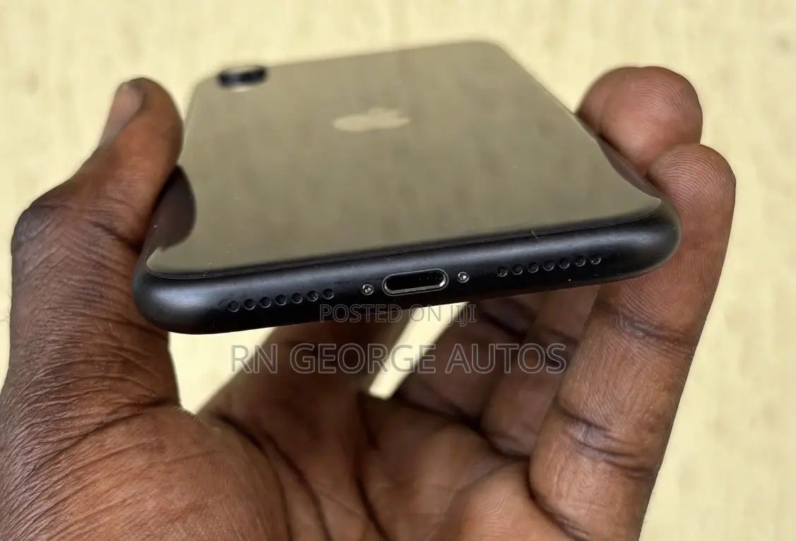 Apple iPhone XR 64 GB Black