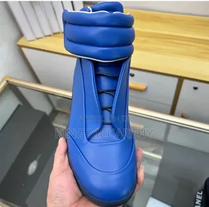 McCarthy Sneakers Hub