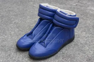 McCarthy Sneakers Hub