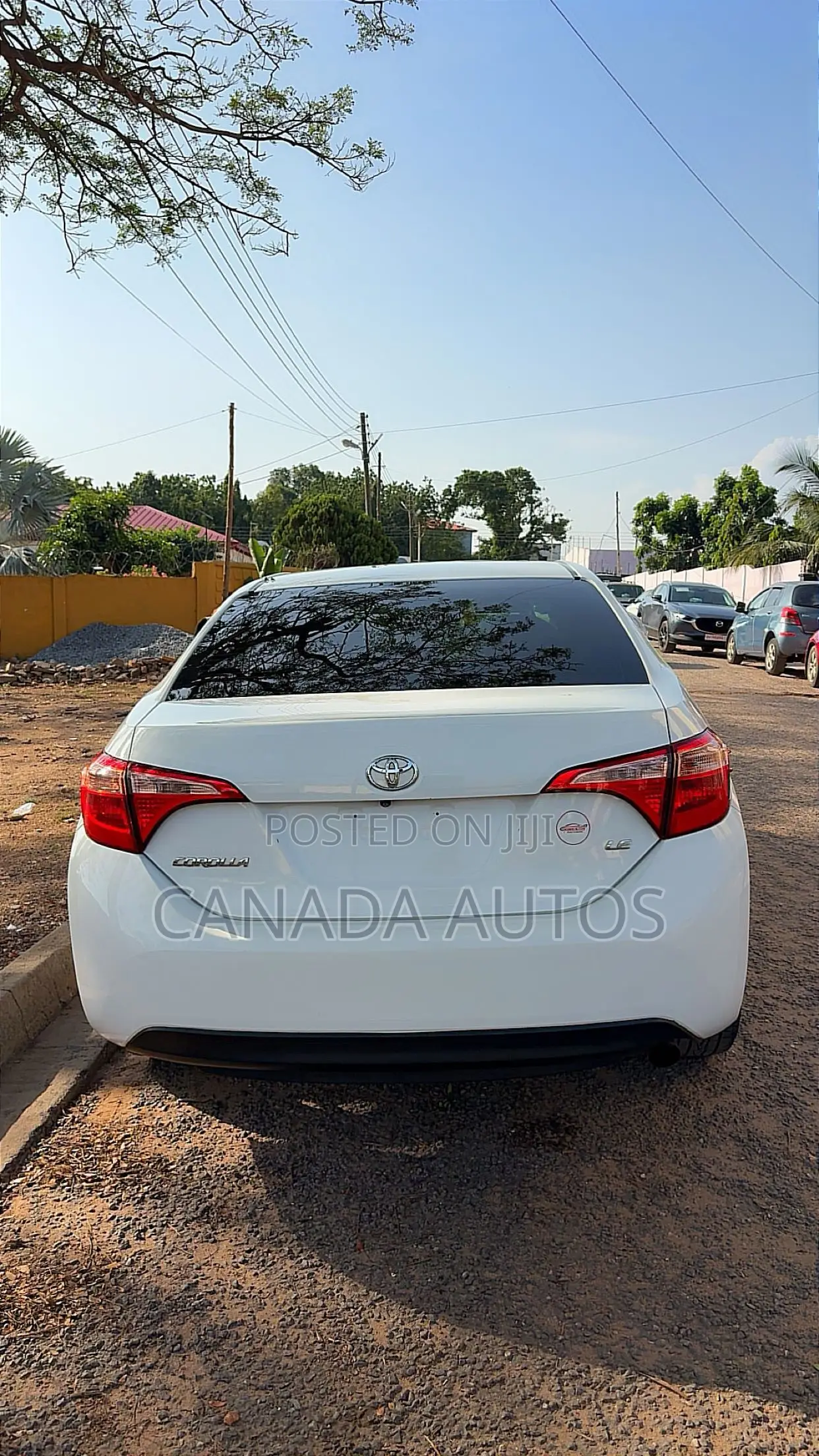 Toyota Corolla LE (1.8L 4cyl 2A) 2018 White
