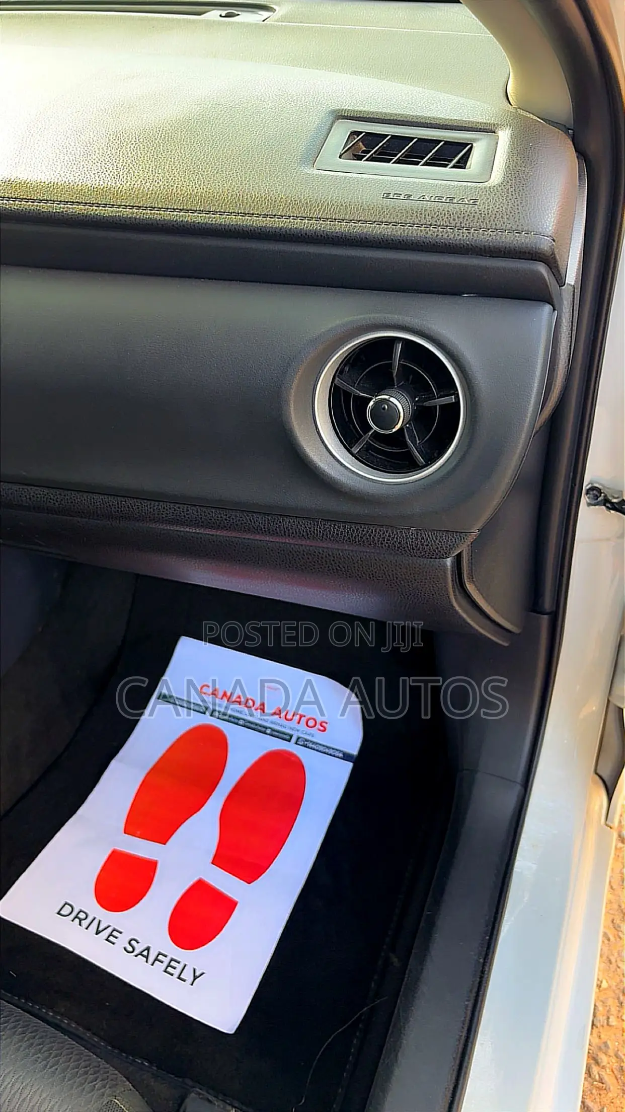 Toyota Corolla LE (1.8L 4cyl 2A) 2018 White