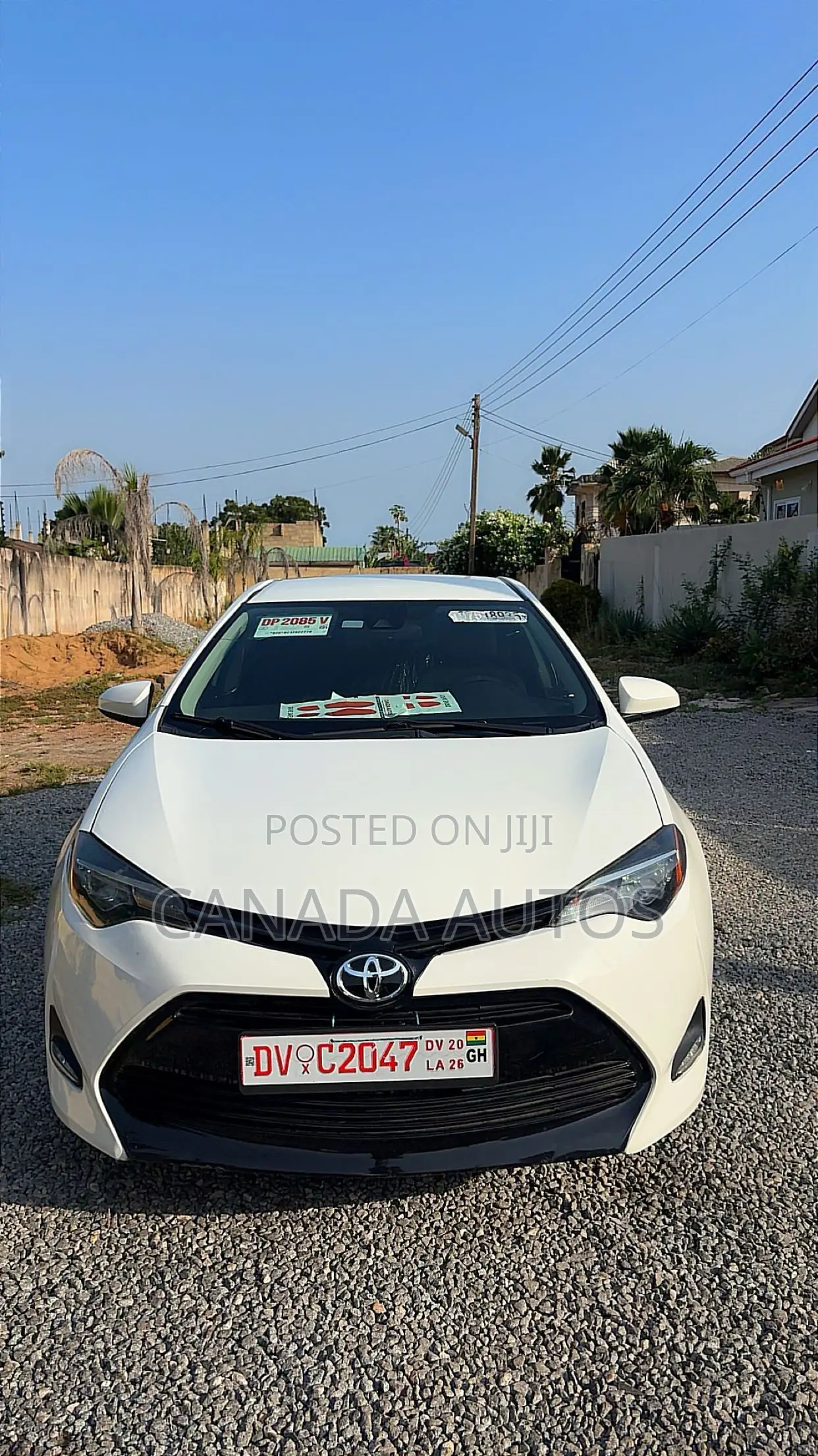 Toyota Corolla LE (1.8L 4cyl 2A) 2018 White