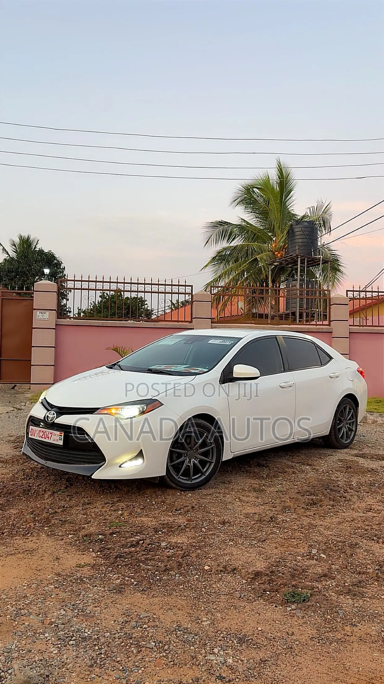 Toyota Corolla LE (1.8L 4cyl 2A) 2018 White