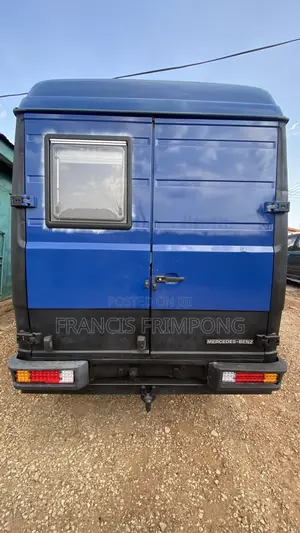 Mercedes-Benz T2 2004 Blue