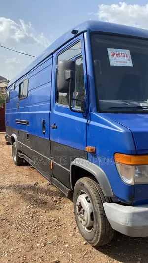 Mercedes-Benz T2 2004 Blue