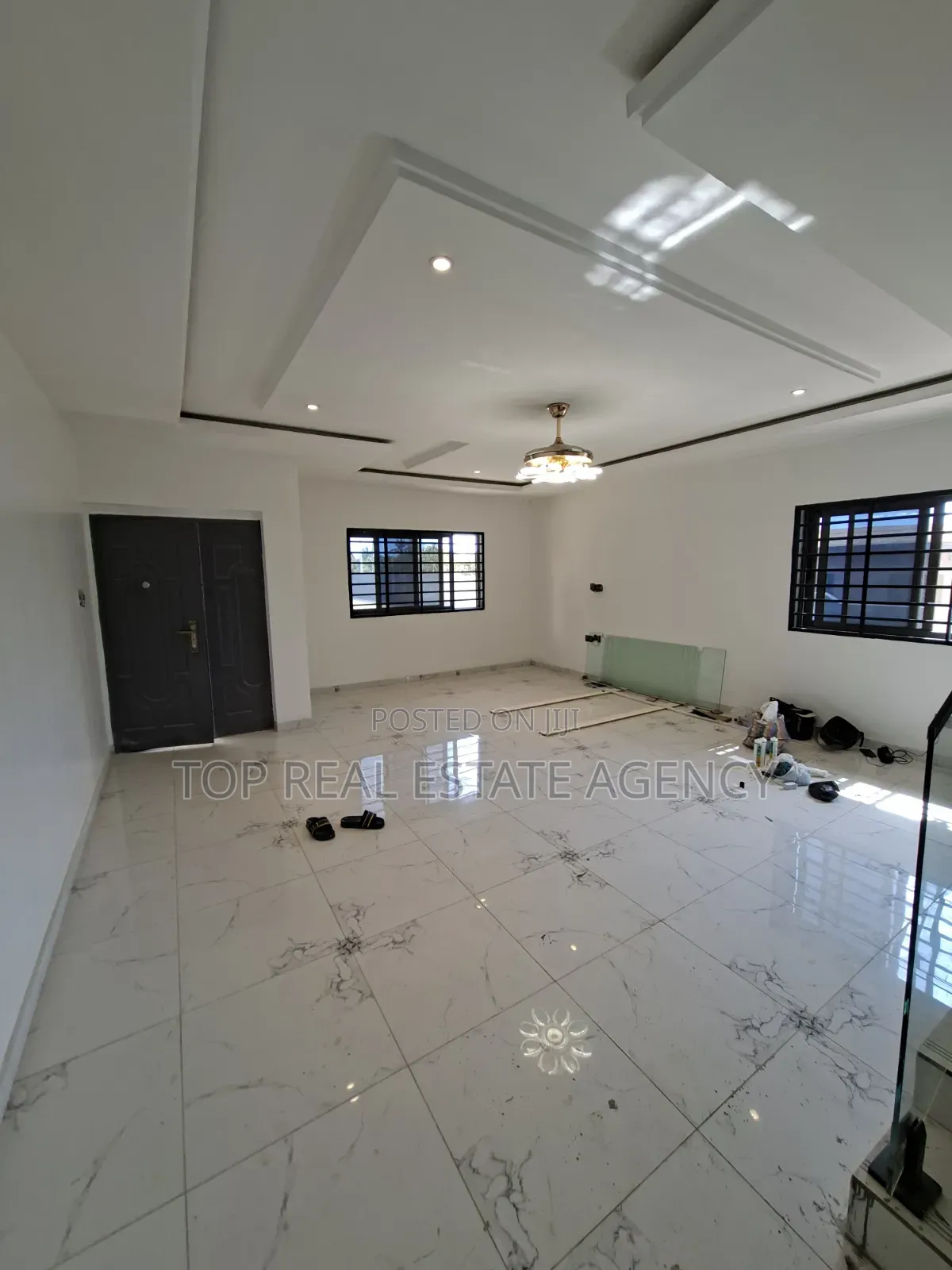 3bdrm Townhouse / Terrace in Adenta, SDA Area for rent