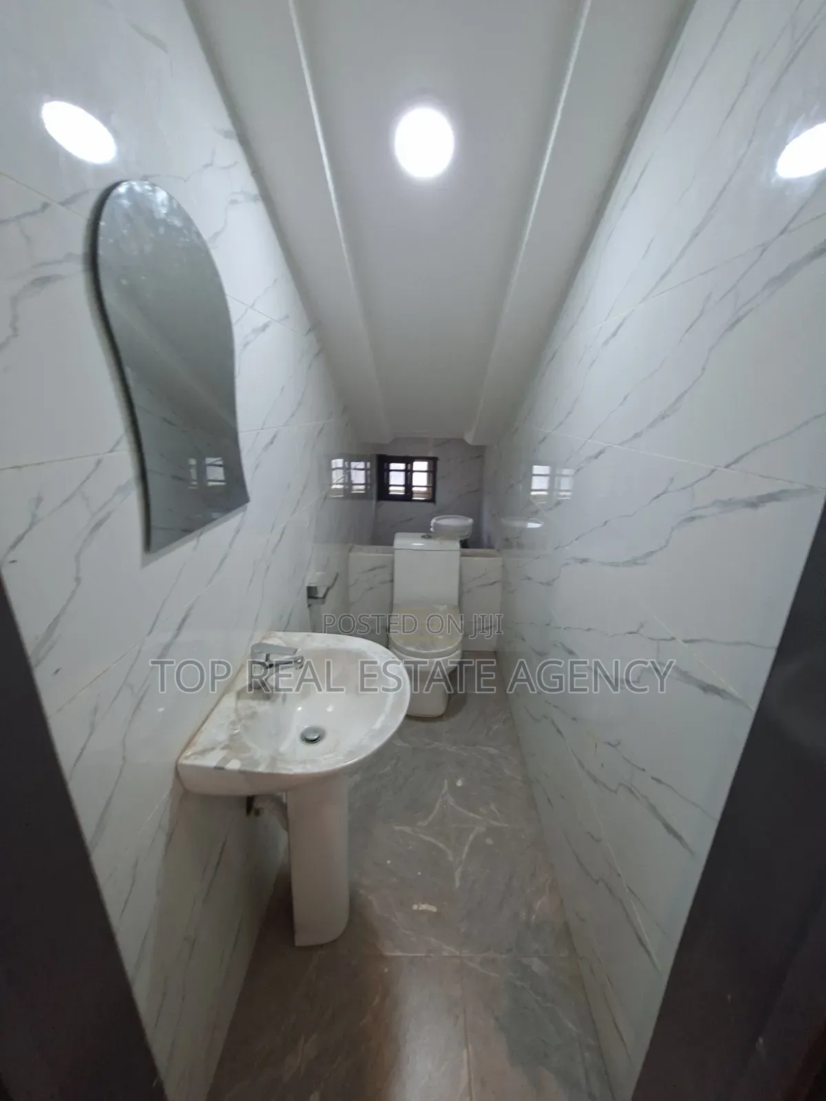 3bdrm Townhouse / Terrace in Adenta, SDA Area for rent