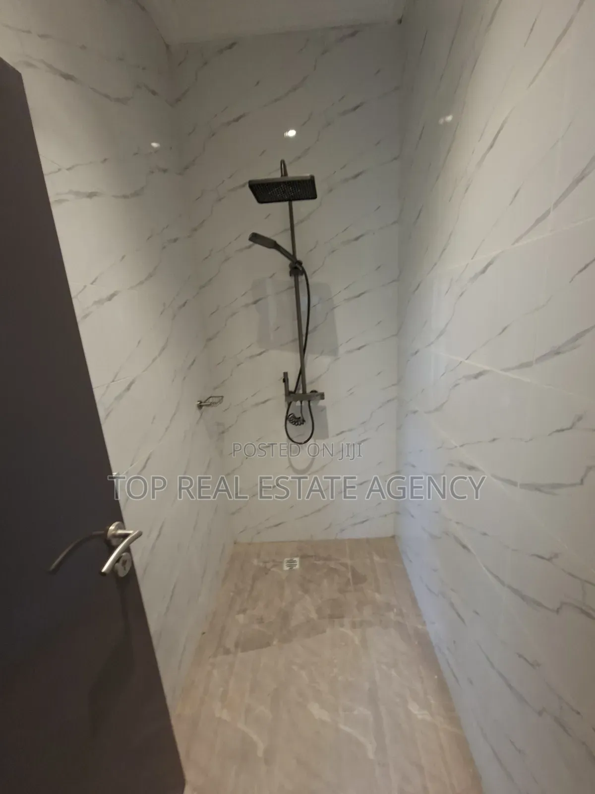 3bdrm Townhouse / Terrace in Adenta, SDA Area for rent