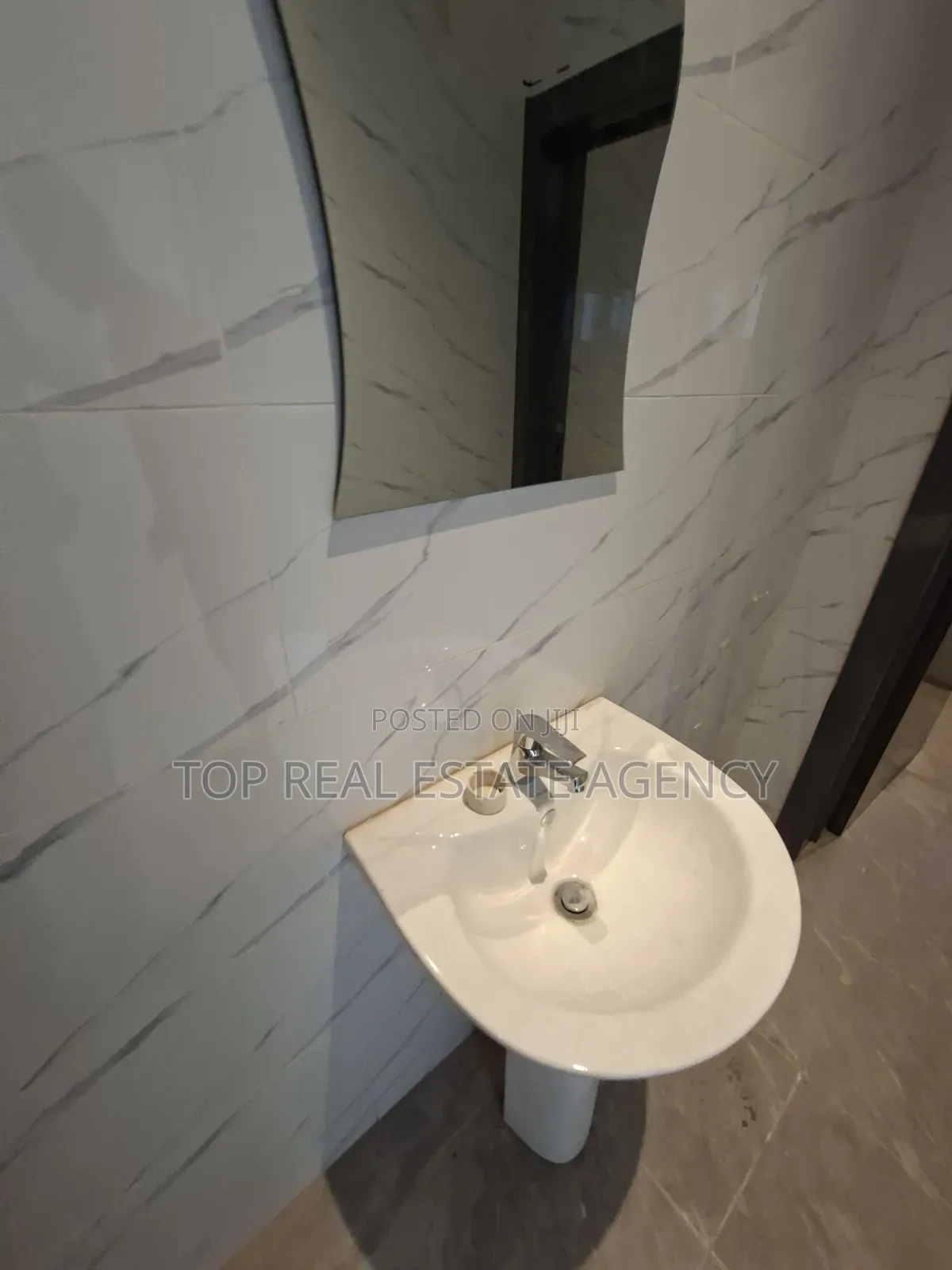 3bdrm Townhouse / Terrace in Adenta, SDA Area for rent