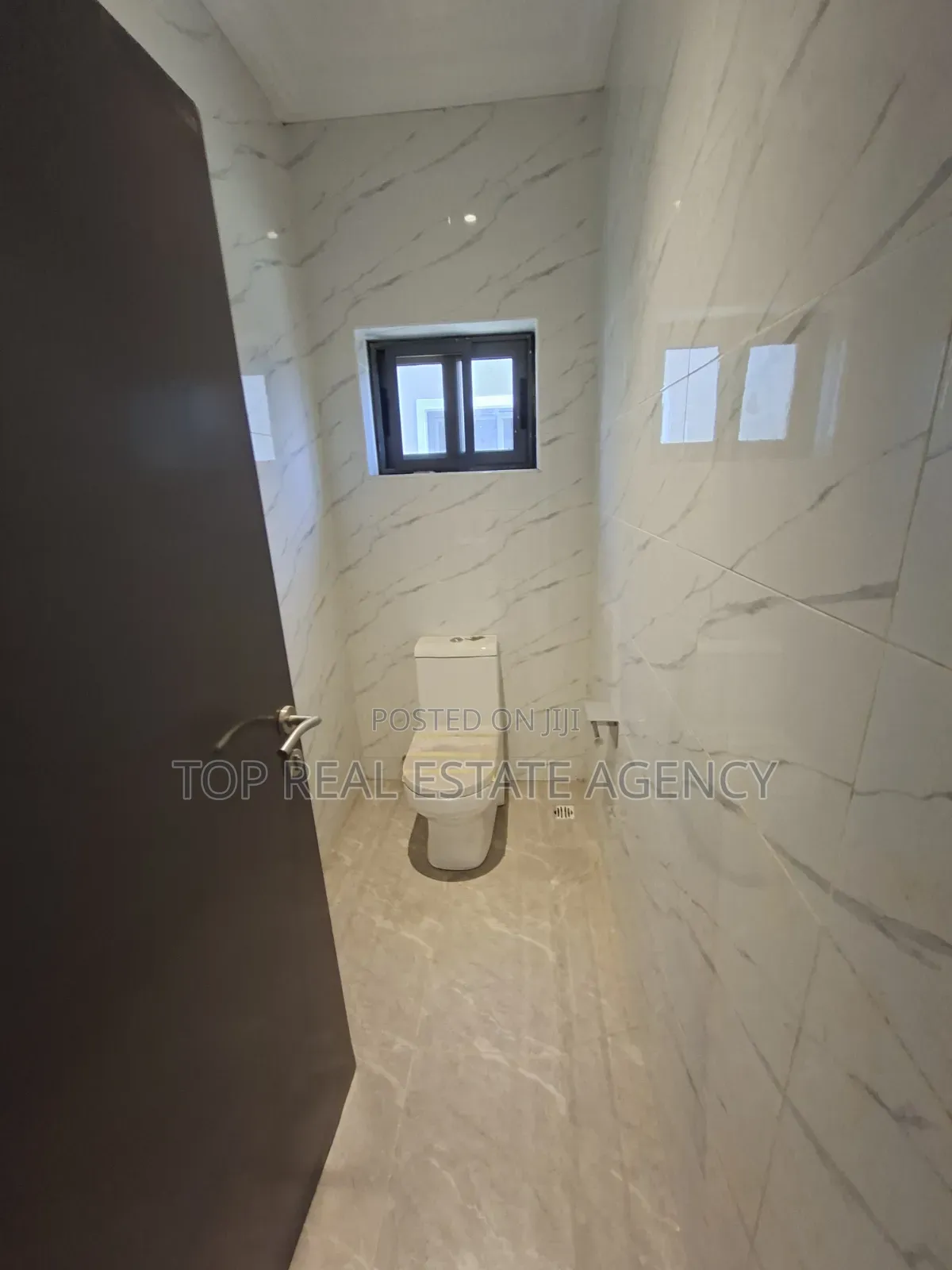 3bdrm Townhouse / Terrace in Adenta, SDA Area for rent