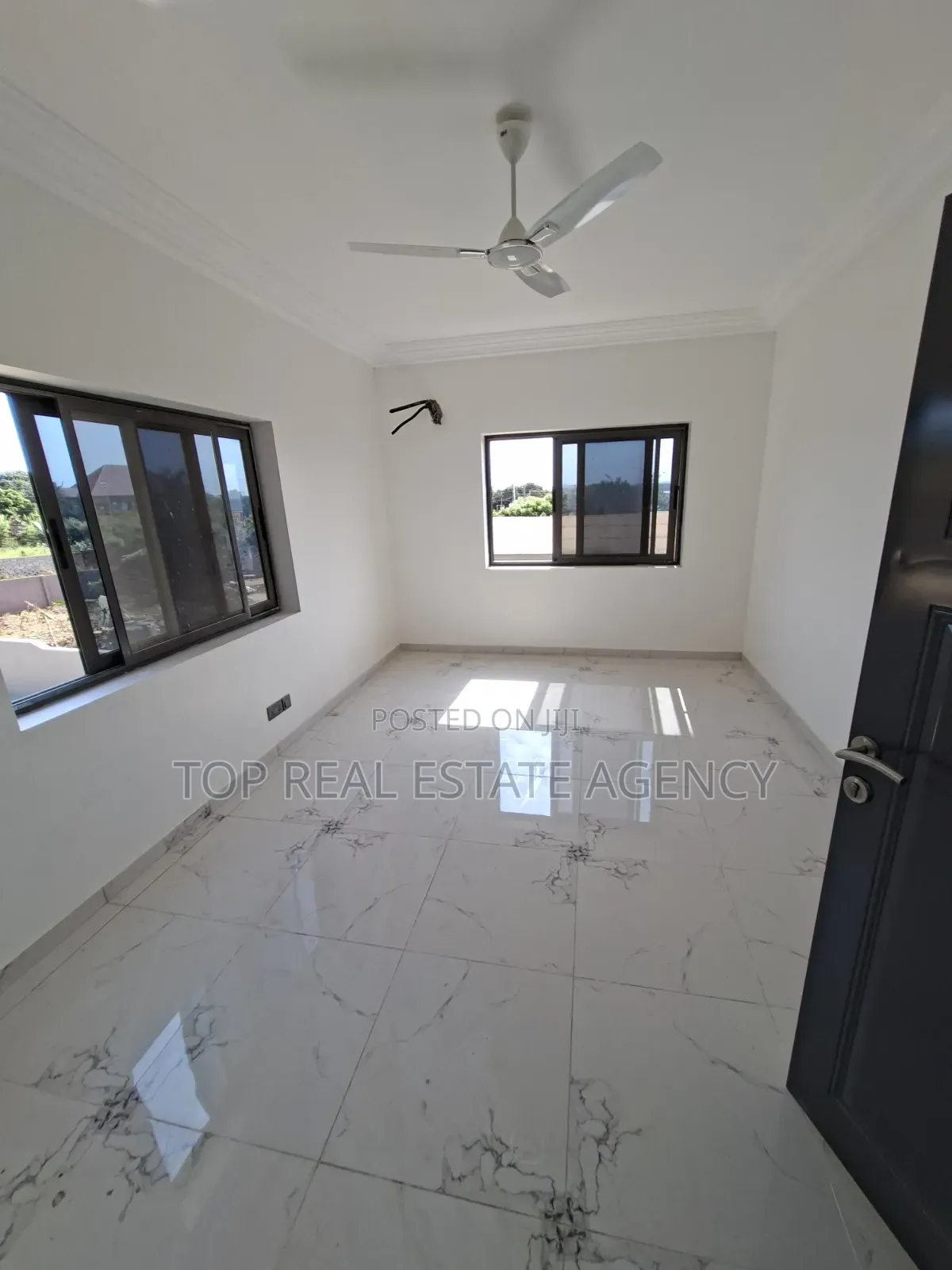 3bdrm Townhouse / Terrace in Adenta, SDA Area for rent