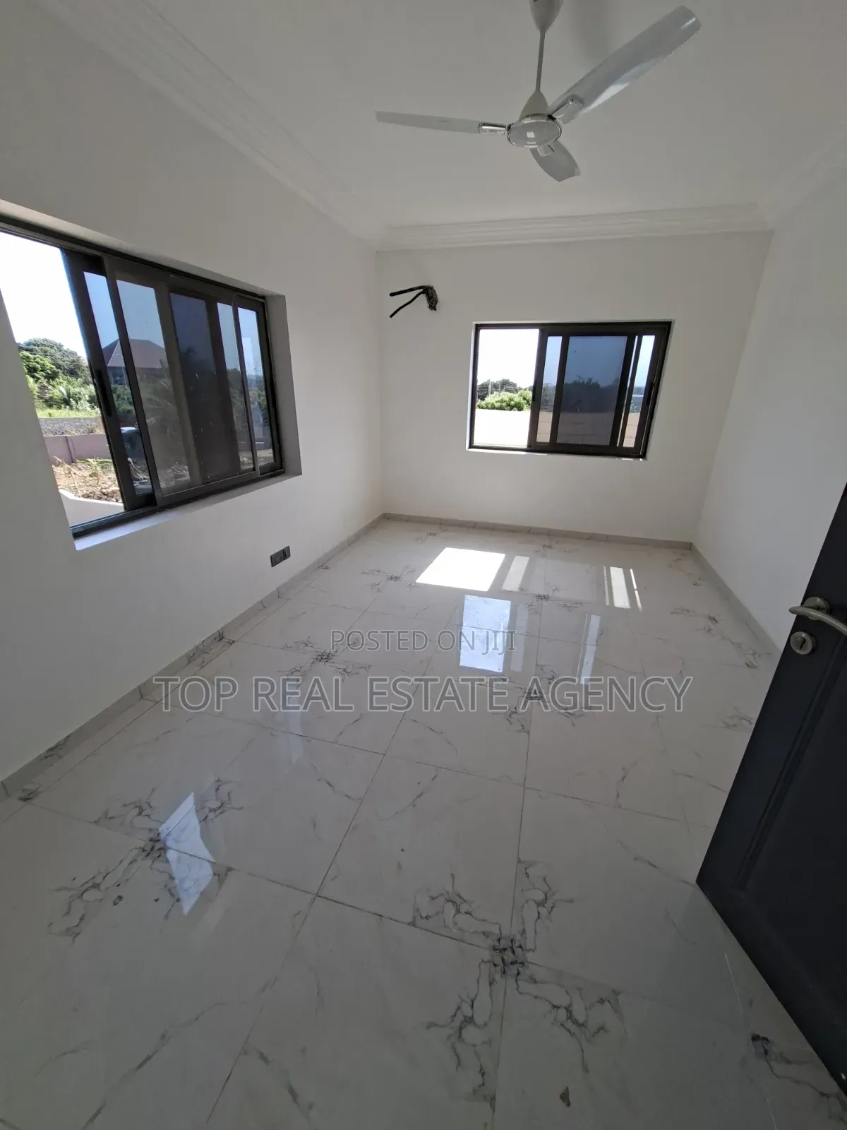 3bdrm Townhouse / Terrace in Adenta, SDA Area for rent