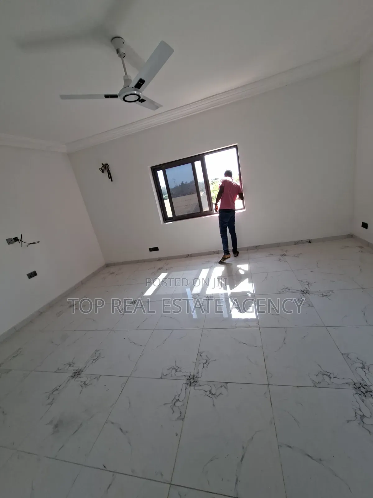 3bdrm Townhouse / Terrace in Adenta, SDA Area for rent