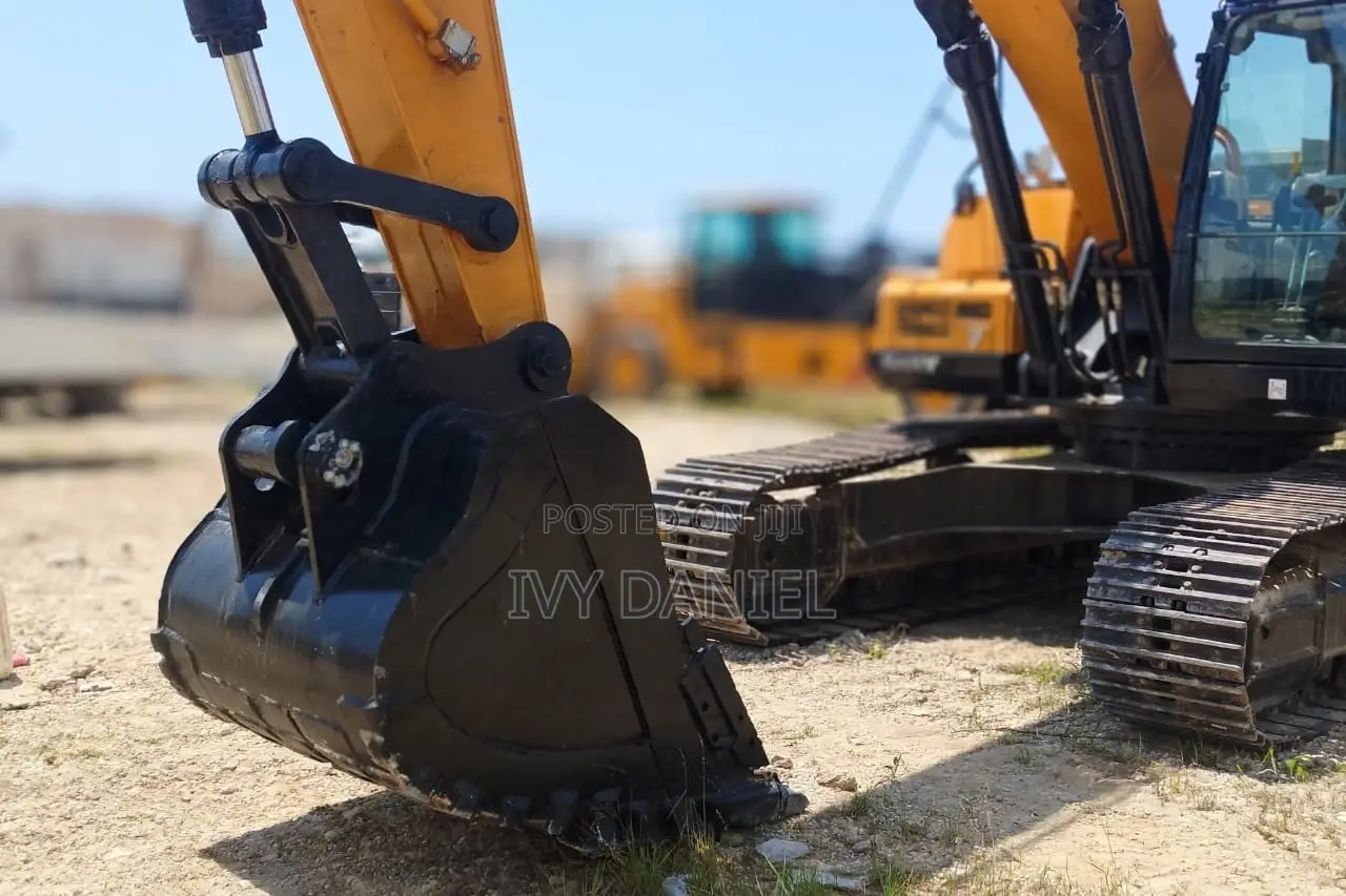 375 Excavator Available in Cash Payment Only No Installments